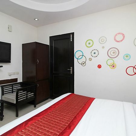 Oyo 9030 Hotel Delhi Airport Plaza Yeni Delhi Dış mekan fotoğraf